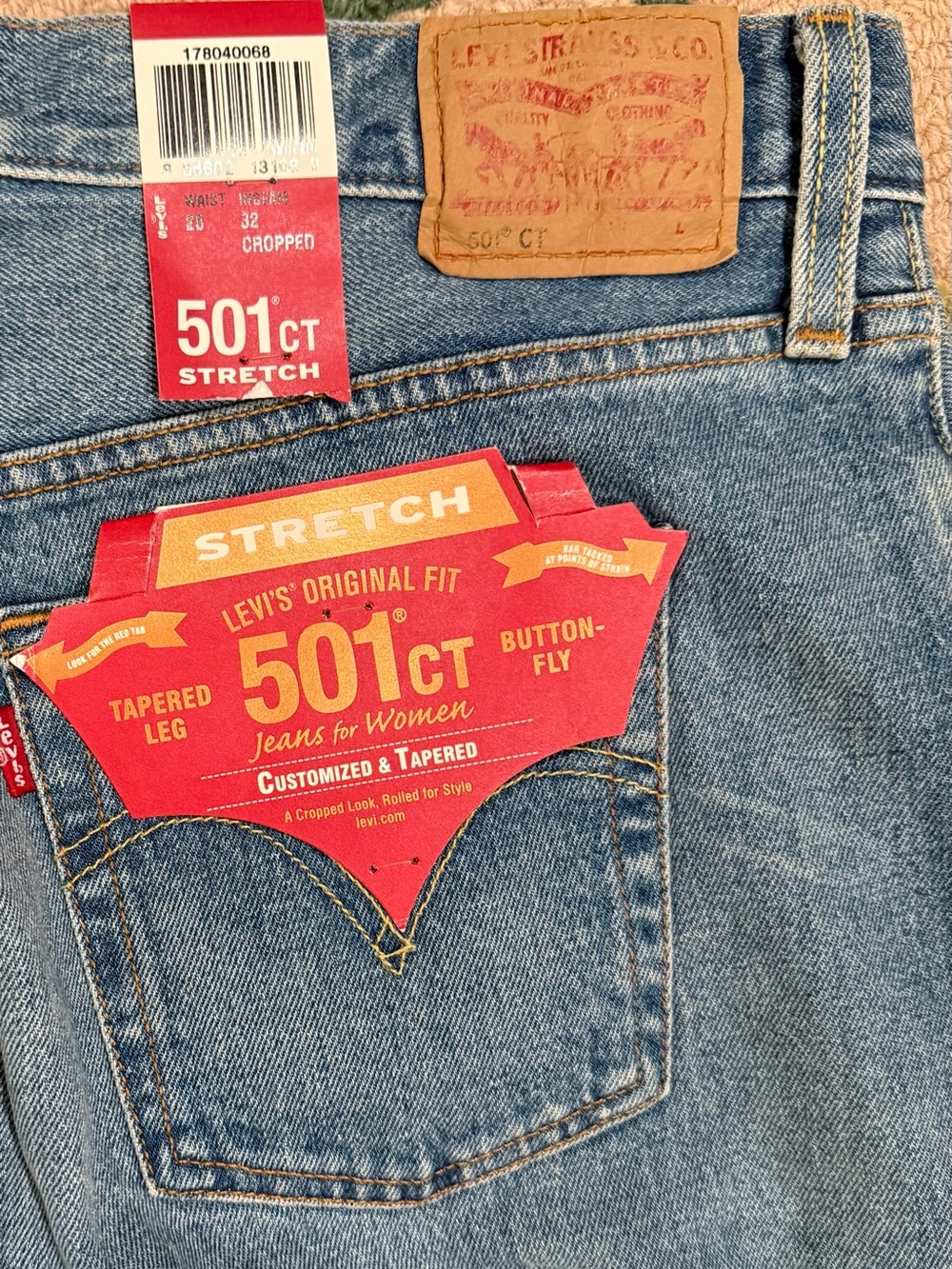 Levi’s 501 CT size 28,cropped length, NWT - Picture 3 of 6